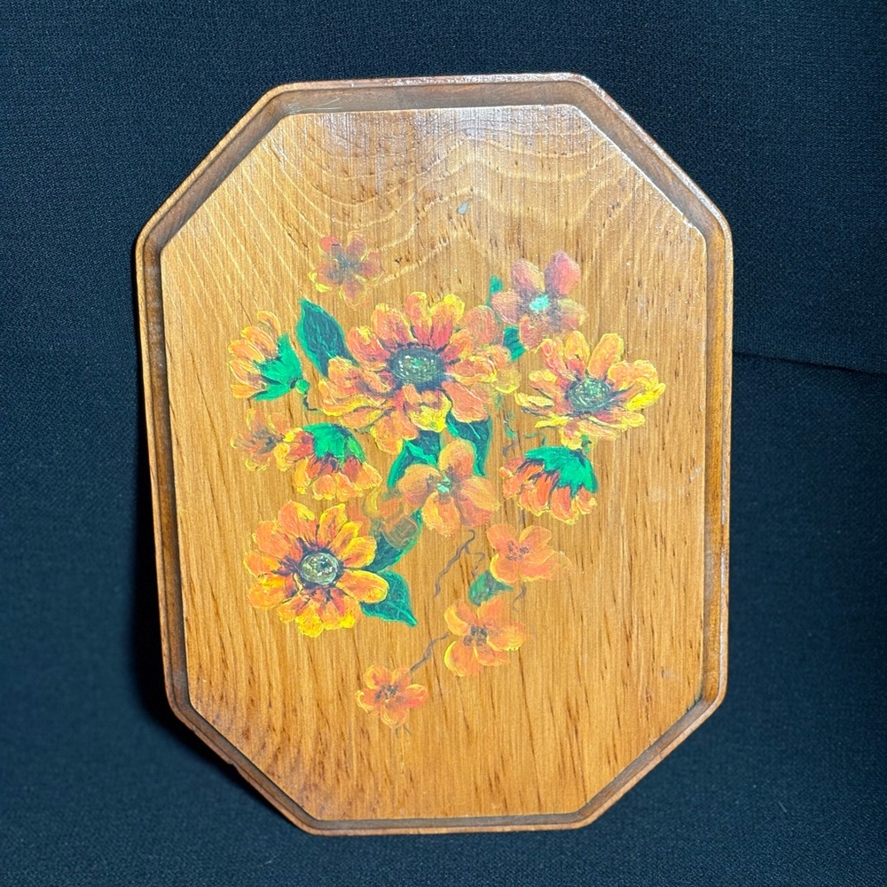 Floral Wooden Plaque with Sunflower Design